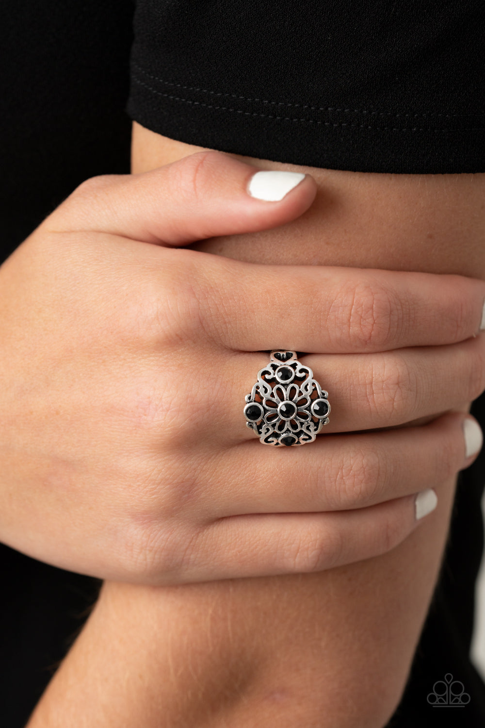 One DAISY At A Time - Black (Paparazzi Jewelry)