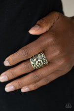 Load image into Gallery viewer, Tropical Bloom - Brass (Paparazzi Jewelry)
