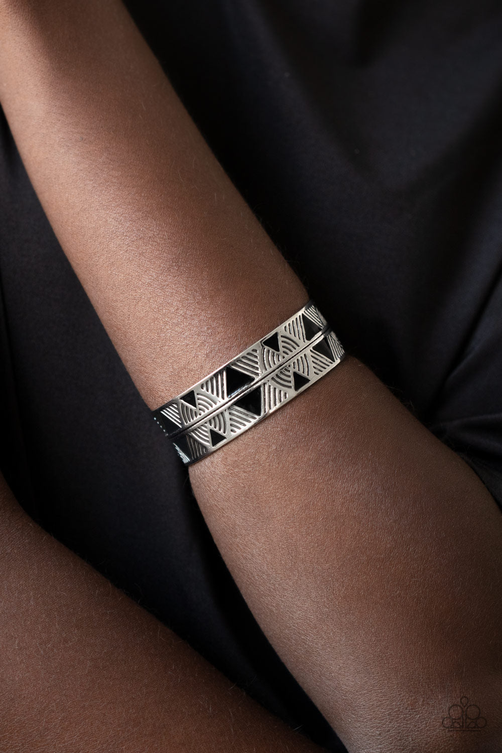 Hidden Glyphs - Black (Paparazzi Jewelry)