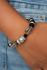 Load image into Gallery viewer, Treat Yourself - Black (Paparazzi Jewelry)
