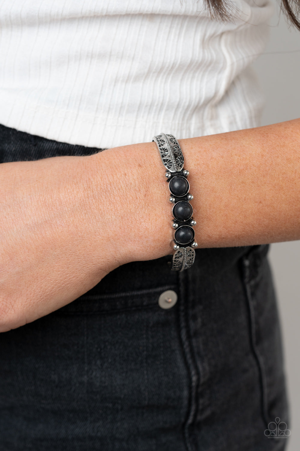 Mojave Glyphs - Black (Paparazzi Jewelry)