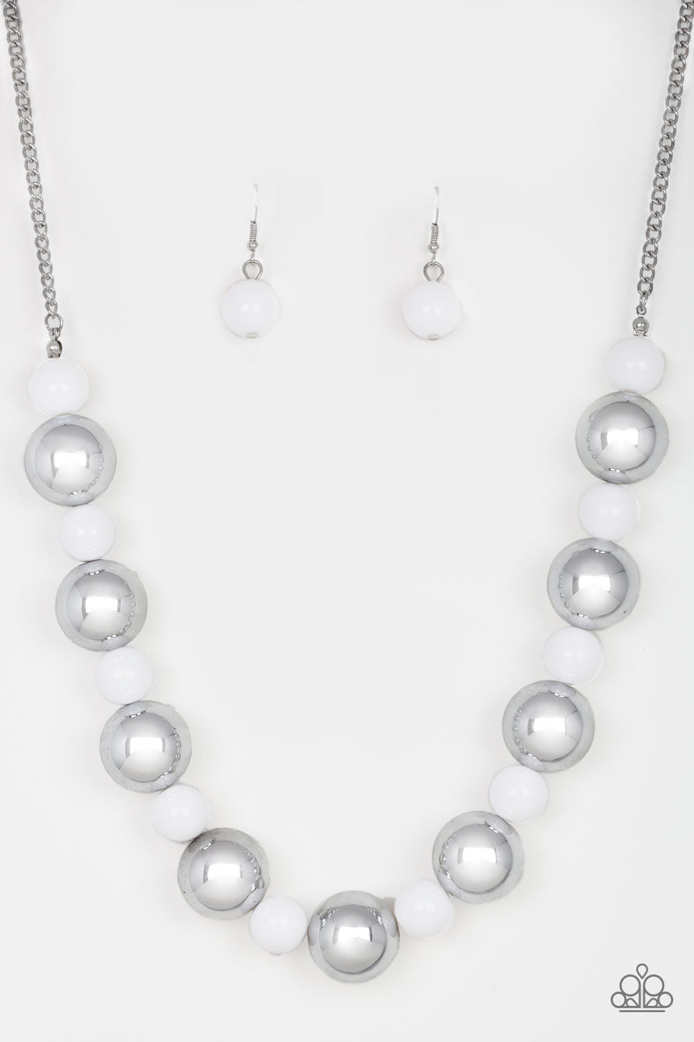 Top Pop - White (Paparazzi Jewelry)